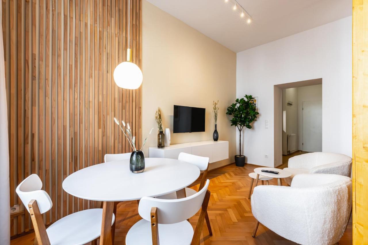 Classy And Elegant Apartments In A Calm Area Вена Экстерьер фото