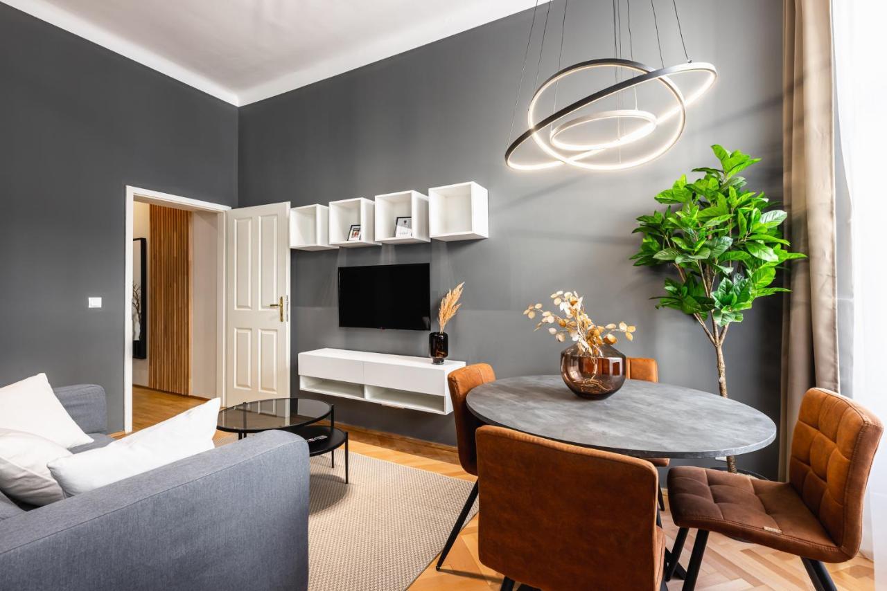 Classy And Elegant Apartments In A Calm Area Вена Экстерьер фото