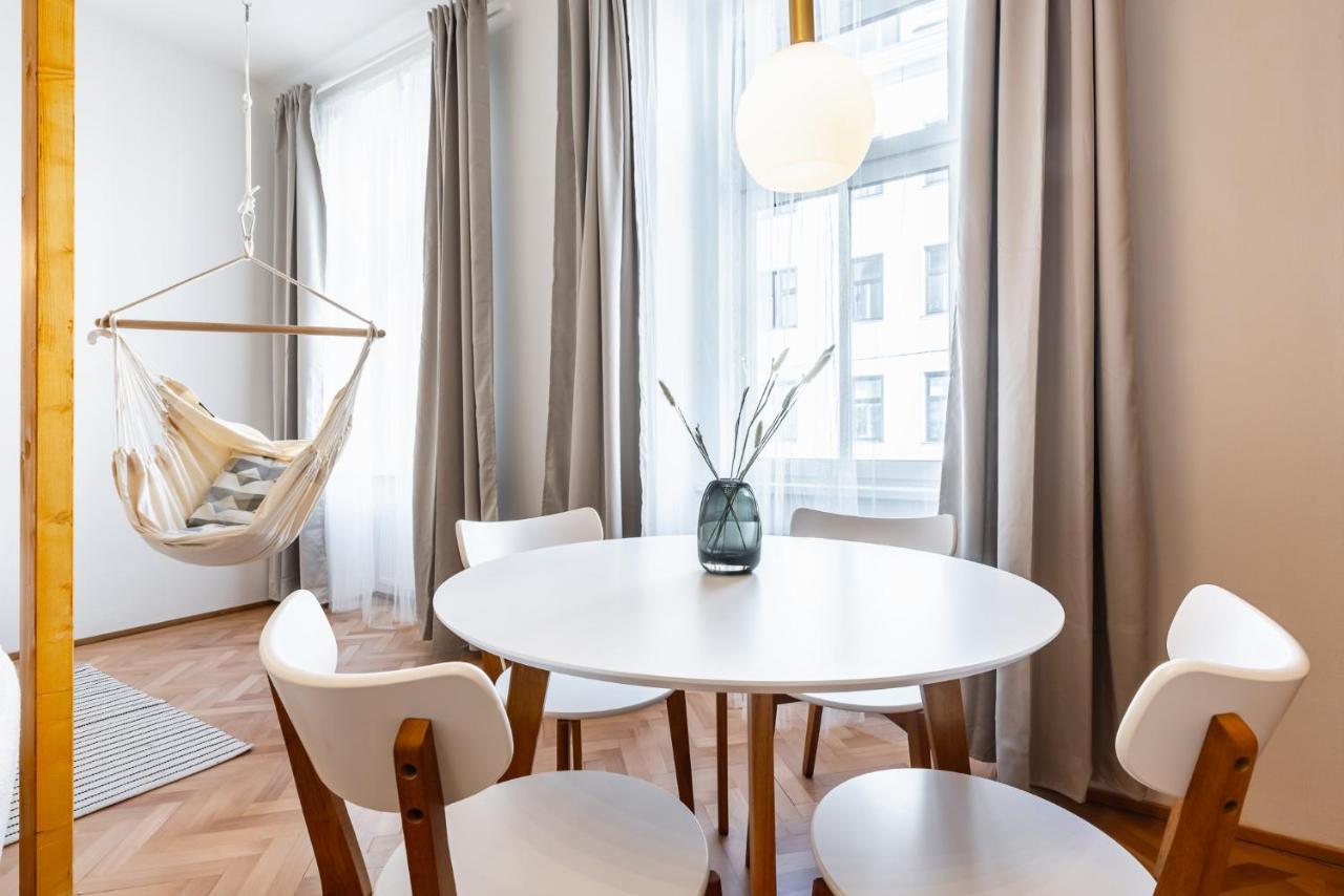 Classy And Elegant Apartments In A Calm Area Вена Экстерьер фото
