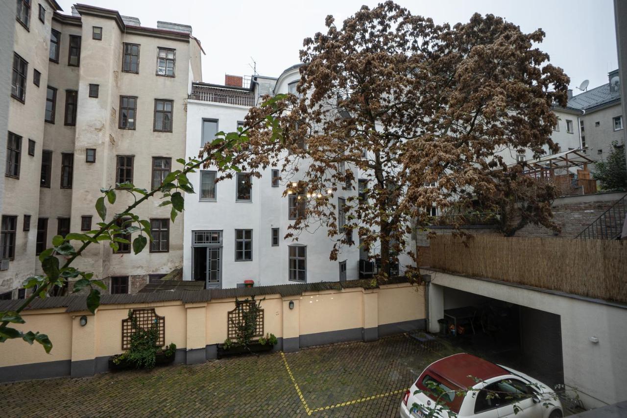 Classy And Elegant Apartments In A Calm Area Вена Экстерьер фото
